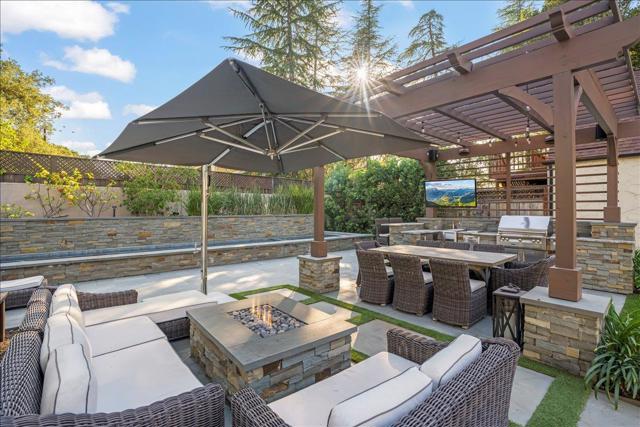 16760 Magneson Loop, Los Gatos CA: https://media.crmls.org/mediaz/c6b4af3f-8089-4c43-b2e3-b533bcbb4b95.jpg