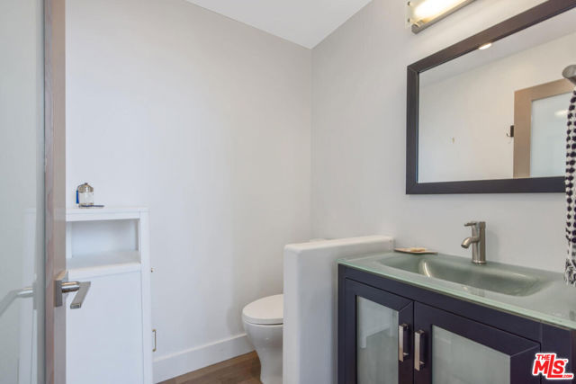 1312 Shoreline Drive, Santa Barbara CA: https://media.crmls.org/mediaz/c6b5144f-b14b-4f97-b799-20e39d4eb89f.jpg