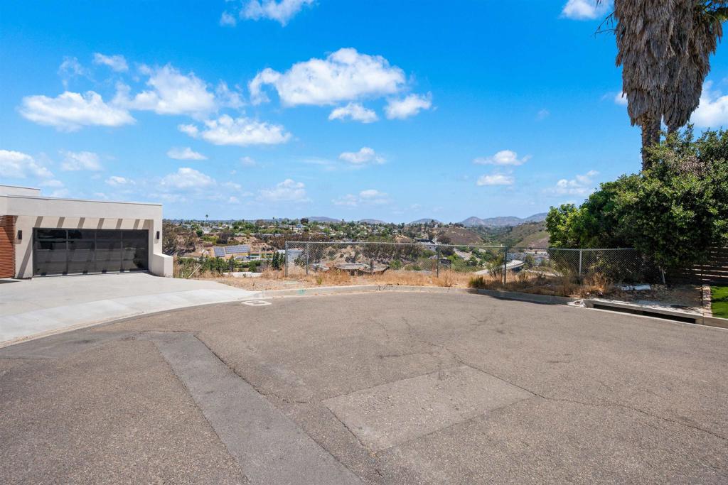 5665 Toyon Rd - photo 10