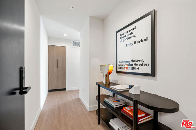 3688 Overland Avenue, Los Angeles CA: https://media.crmls.org/mediaz/c6b5c921-1258-4d93-91a4-c85b4aad766e.jpg