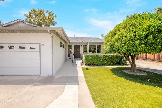745 Wasatch Dr, Fremont CA: https://media.crmls.org/mediaz/c6b64a79-5483-47a3-8a2e-eca20f550c3c.jpg