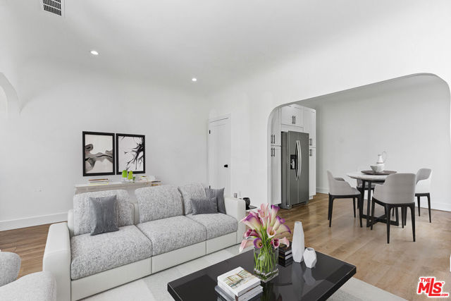 2832 12th Avenue, Los Angeles CA: https://media.crmls.org/mediaz/c6b66e2a-d54b-4b13-ac7e-f5c68cb01bca.jpg