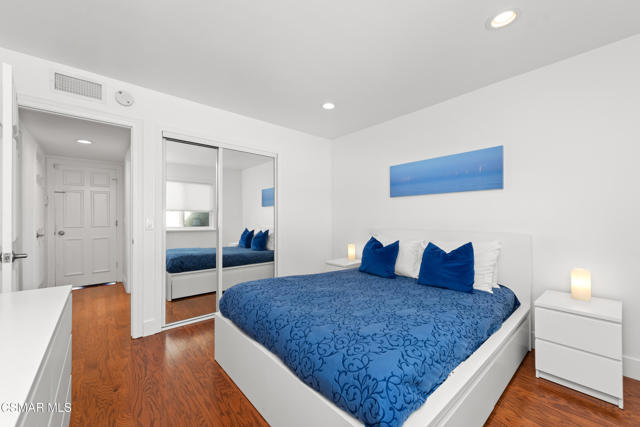 1666 Berwick Place, Westlake Village CA: https://media.crmls.org/mediaz/c6b695fc-5db4-4f41-9d52-3cb355fe3d0d.jpg