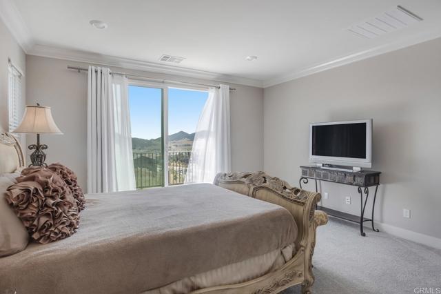 2964 Hayloft Place, Escondido CA: https://media.crmls.org/mediaz/c6b73ebc-3ae0-4bfd-9d2e-ed44a1ee16a5.jpg