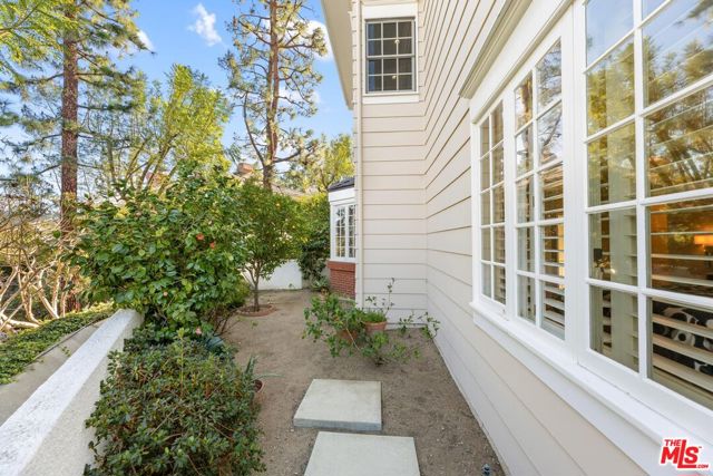 Drew Fenton | 2270 The Terrace Los Angeles CA | MLS: 7163298