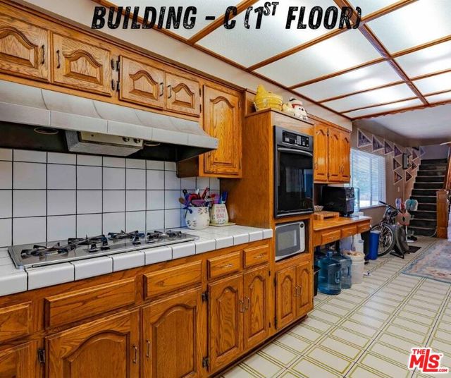 5706 Pioneer Boulevard, Whittier CA: https://media.crmls.org/mediaz/c6b88dda-9fe4-4a04-8149-d7f364939466.jpg