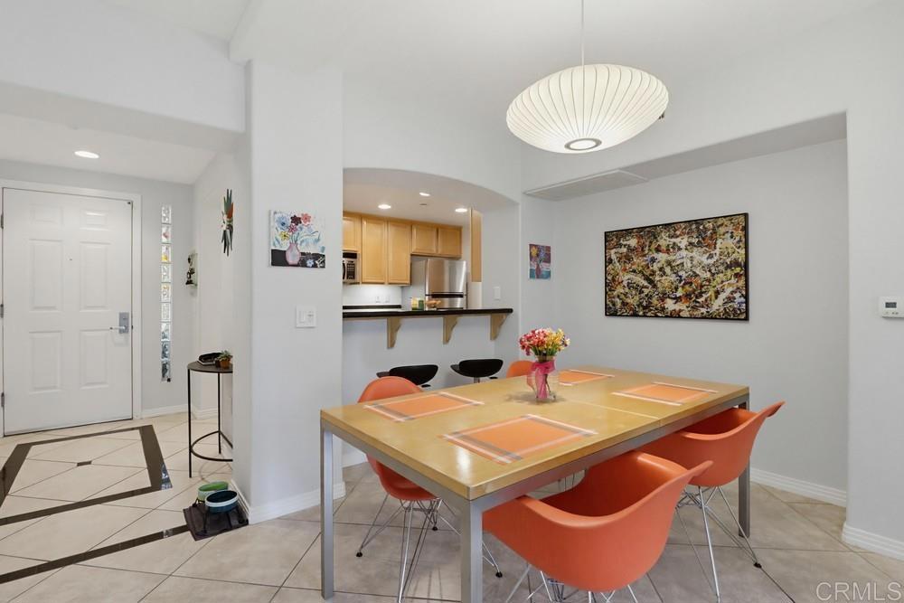 301 W G St - photo 9