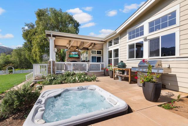 14224 Old Cole Grade Road, Pauma Valley CA: https://media.crmls.org/mediaz/c6ba9611-8a8d-4d95-9ecf-0155d2ccd4e8.jpg