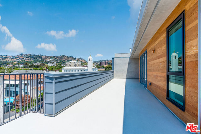 1250 N Fairfax Avenue, West Hollywood CA: https://media.crmls.org/mediaz/c6bafcf2-6a24-42c8-9b0b-fdc5562a1cb2.jpg
