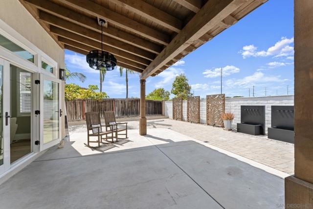 2169 Corte San Simeon, Chula Vista CA: https://media.crmls.org/mediaz/c6bb01f4-d0ab-4439-8107-27cbfe4d85be.jpg