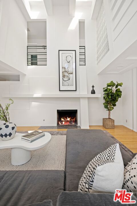 2477 Canyon Oak Drive, Los Angeles CA: https://media.crmls.org/mediaz/c6bb633f-e9be-46da-8d4e-28ba1a250047.jpg