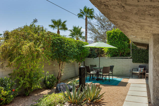 1111 E Ramon Road, Palm Springs CA: https://media.crmls.org/mediaz/c6bb735b-09af-445a-9ed7-95eefdf8acdc.jpg