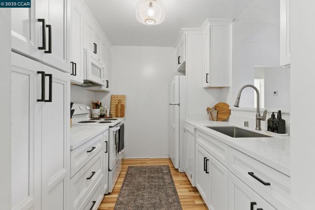 1700 Laguna St, Concord CA: https://media.crmls.org/mediaz/c6bc464a-a27c-4b16-be76-2641ec148546.jpg