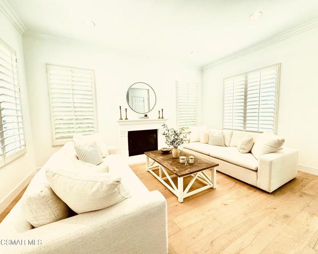 4984 Corral Street, Simi Valley CA: https://media.crmls.org/mediaz/c6bc9664-b273-49ad-93d4-001cc39a4f5e.jpg
