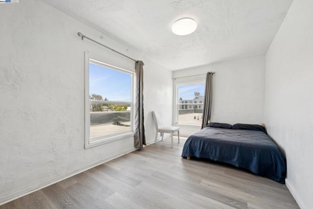 1360 Berkeley Way, Berkeley CA: https://media.crmls.org/mediaz/c6bcb8e5-877e-4efb-bd88-ad25fb13bed8.jpg