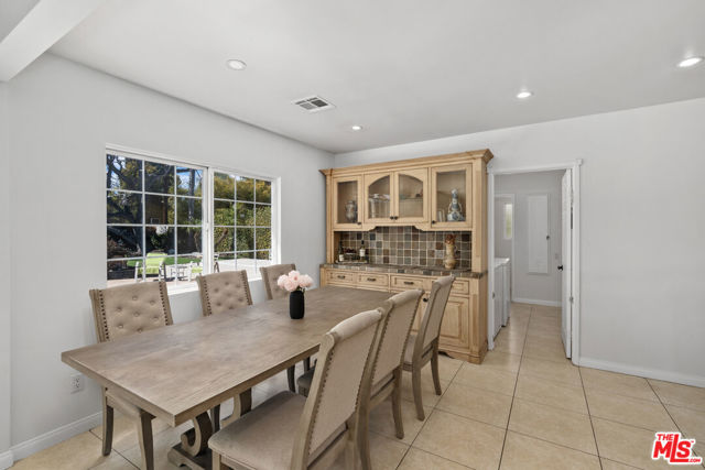 5159 Sophia Avenue, Encino CA: https://media.crmls.org/mediaz/c6bcc033-3fb9-4f78-bced-6bb689230f2e.jpg