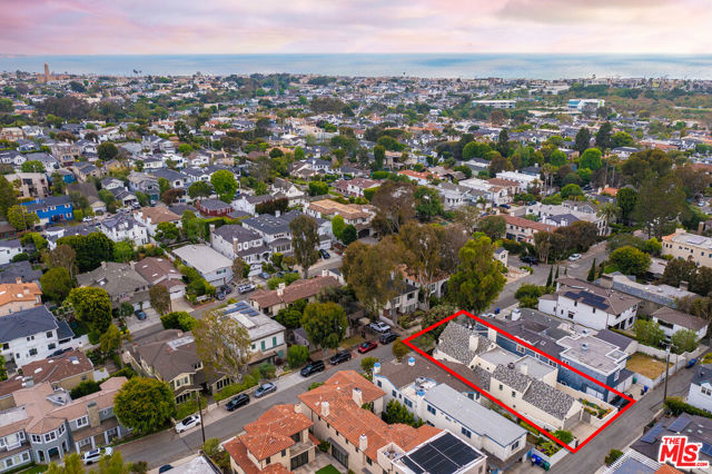 755 31st Street, Manhattan Beach CA: https://media.crmls.org/mediaz/c6bd1499-6dc4-4c4a-9880-7ead33dc789c.jpg
