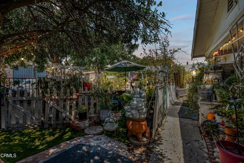 https://media.crmls.org/mediaz/c6bd29b8-fd97-4461-8094-4a4313aa3a53.jpg?preset=X-Large