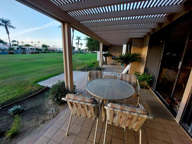 45885 Algonquin Circle, Indian Wells CA: https://media.crmls.org/mediaz/c6be3db7-dc87-4323-9e56-788120a333b7.jpg