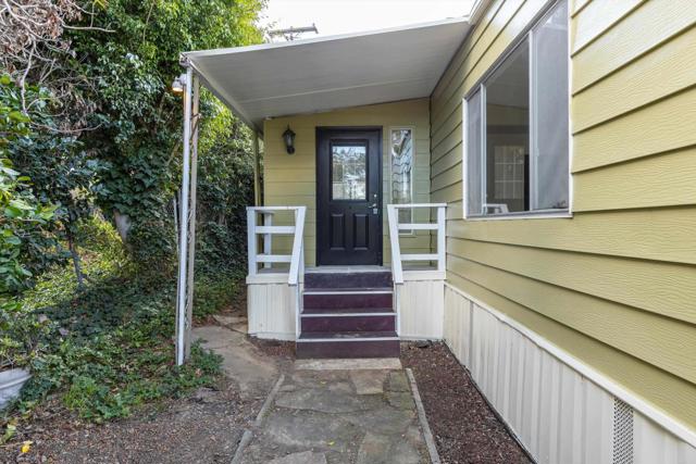 Detail Gallery Image 2 of 38 For 718 Sycamore Ave #193,  Vista,  CA 92083 - 2 Beds | 2 Baths