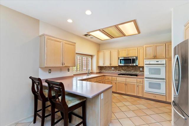 Image 14 of 37 For 78643 Como Court