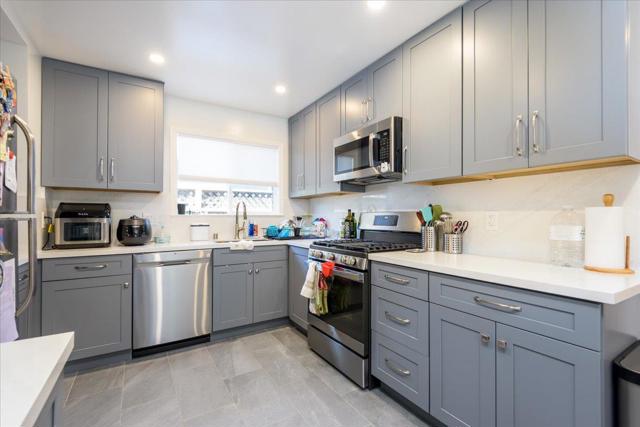 1089 Annapolis Drive, San Mateo CA: https://media.crmls.org/mediaz/c6bf319e-f397-4bcd-a374-c43351ed2429.jpg