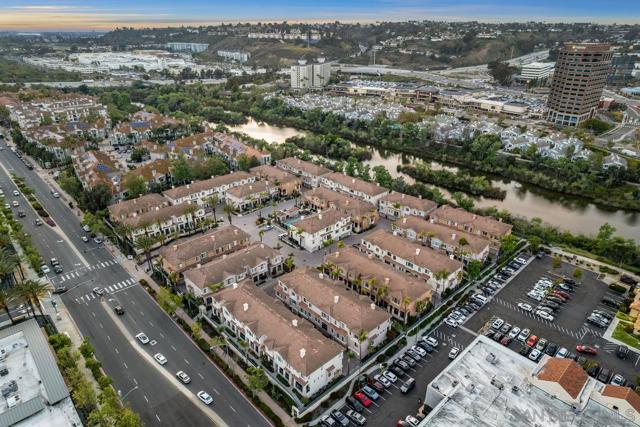 946 Camino De La Reina, San Diego CA: https://media.crmls.org/mediaz/c6bf79fe-3542-4a87-8120-7b10a77a961b.jpg