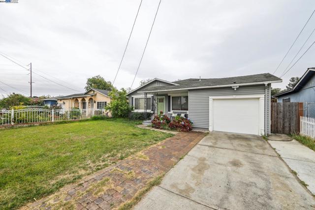 Image 4 of 50 For 119 Daphne Way