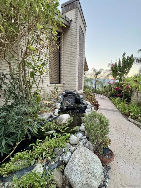 15725 Pauma Valley Drive, Pauma Valley CA: https://media.crmls.org/mediaz/c6c04034-b5e5-4c64-94d2-cceb9df90cfb.jpg