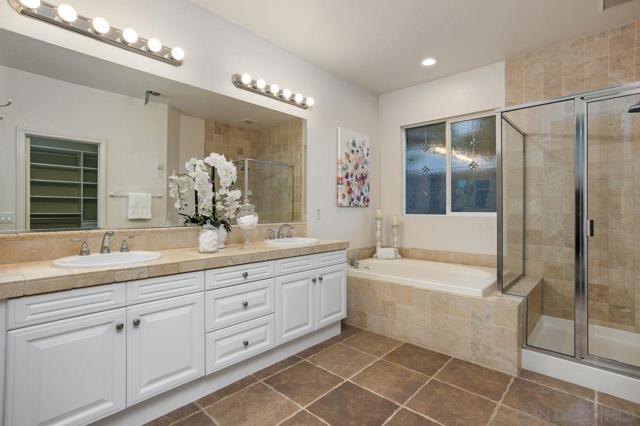 914 Lantana Ct, San Marcos CA: https://media.crmls.org/mediaz/c6c079f7-82c8-4e9f-a154-9df3a2a59dff.jpg