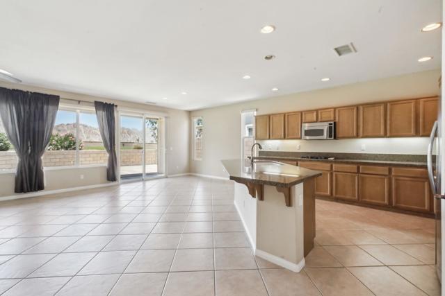 60375 Living Stone Drive, La Quinta CA: https://media.crmls.org/mediaz/c6c07e76-e6dd-4e90-946c-3c4284c133ee.jpg