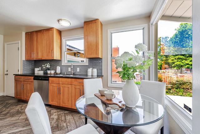 1359 Madera Avenue, Menlo Park CA: https://media.crmls.org/mediaz/c6c1271e-6c97-45ed-b233-0dce637bad85.jpg
