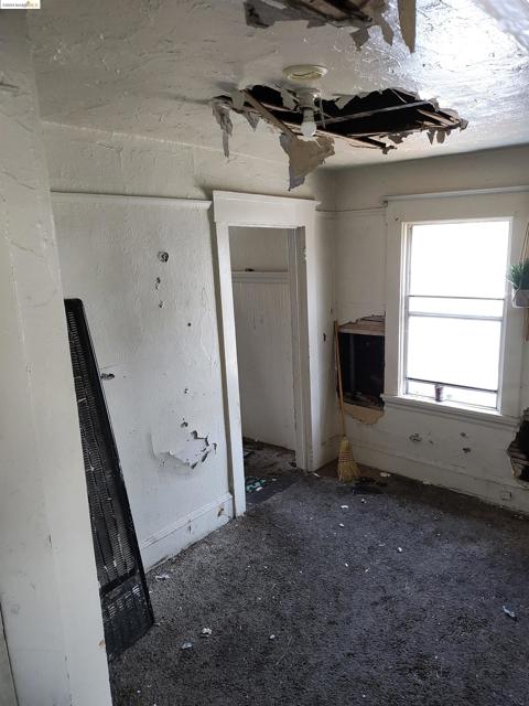 Image 12 of 20 For 5580 Fremont St