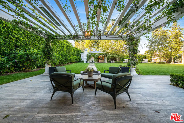 1028 Ridgedale Drive, Beverly Hills, California 90210, 12 Bedrooms Bedrooms, ,3 BathroomsBathrooms,Single Family Residence,For Sale,Ridgedale,23313098
