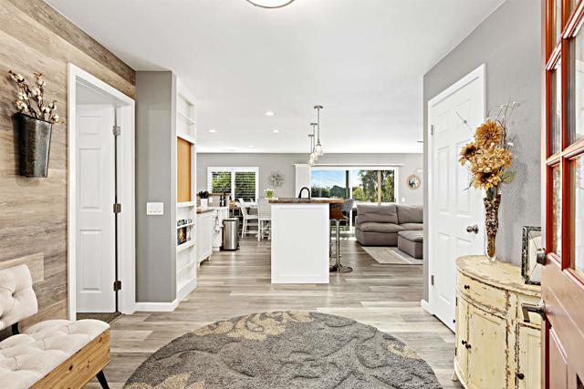 Detail Gallery Image 8 of 44 For 3743 Rosemary Way, Oceanside,  CA 92057 - 2 Beds | 2 Baths