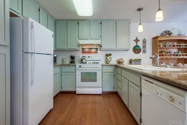 14676 Via Fiesta, San Diego CA: https://media.crmls.org/mediaz/c6c22fcb-1c4c-4a85-ad6b-88d6262d646c.jpg