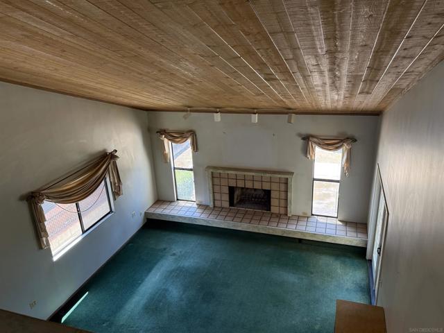 6056 Winfield Ave, La Mesa CA: https://media.crmls.org/mediaz/c6c249b2-f1b4-417f-a9f9-8bde9e6b36db.jpg