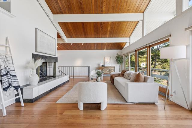 2140 Pullman Ave, Belmont CA: https://media.crmls.org/mediaz/c6c2c8f7-19c8-42ea-ab6d-efaa7b2d427f.jpg