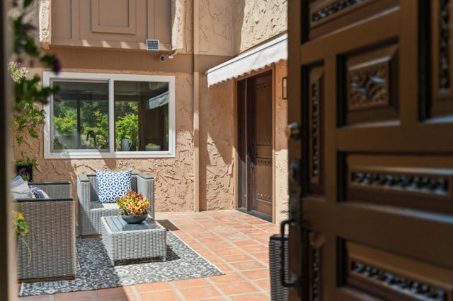 283 Casitas Bulevar, Los Gatos CA: https://media.crmls.org/mediaz/c6c2d604-dce7-4a1b-a2f2-f0bd6a751fca.jpg