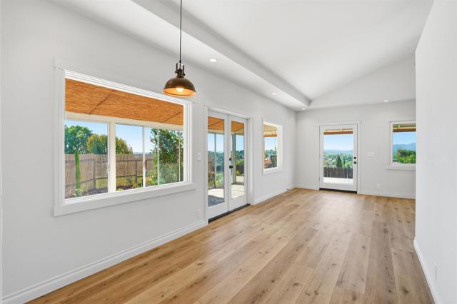 Detail Gallery Image 12 of 38 For 535 Minnesota Ave, Fallbrook,  CA 92028 - 3 Beds | 2 Baths