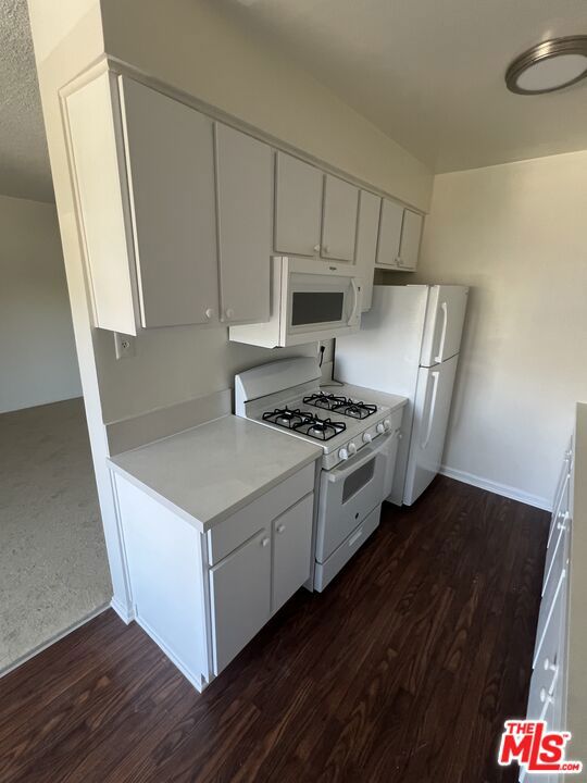 780 Earlham Street, Pasadena CA: https://media.crmls.org/mediaz/c6c3d143-63ee-4514-b7fa-aade7f43bc28.jpg