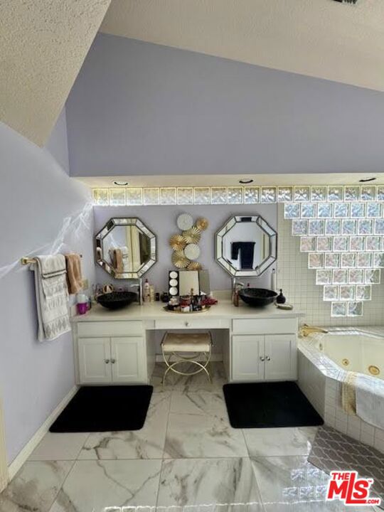 Image 13 of 31 For 408 Oakmont Drive