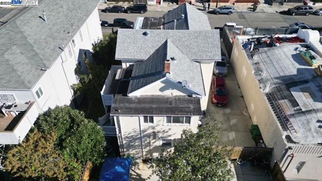 1011 E 11Th St, Oakland CA: https://media.crmls.org/mediaz/c6c45ed4-bfac-409e-b9f5-189d95b370f6.jpg