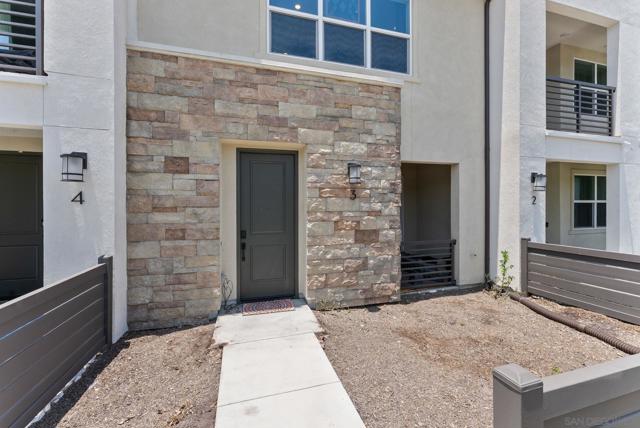 792 Vada St, Chula Vista CA: https://media.crmls.org/mediaz/c6c49d6b-230e-4a11-82e9-627e6fda1005.jpg