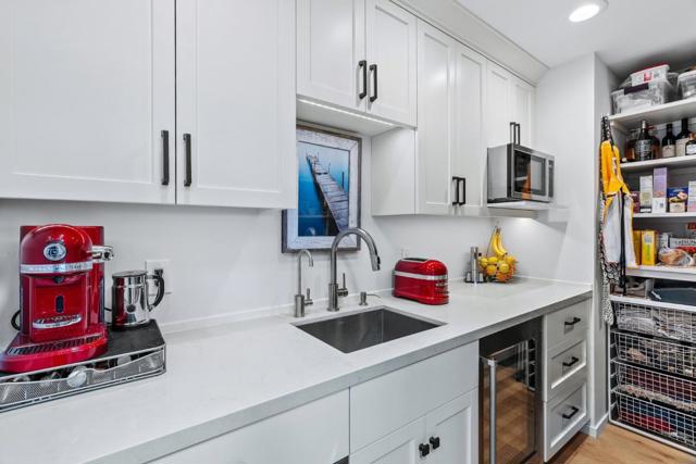 21 Kite Hill Road, Santa Cruz CA: https://media.crmls.org/mediaz/c6c5167e-69b6-4107-8a1e-9c7884227159.jpg