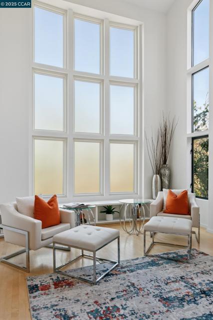 127 Devin Dr, Moraga CA: https://media.crmls.org/mediaz/c6c5664e-5ffa-4e52-9d92-a58922d8f576.jpg