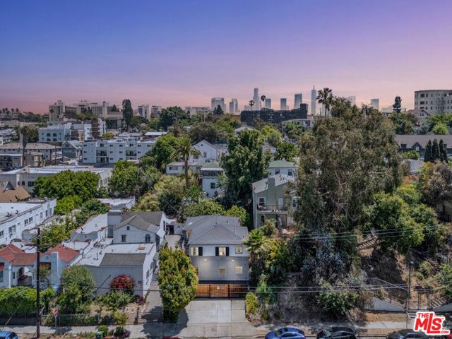 422 S Coronado Street, Los Angeles CA: https://media.crmls.org/mediaz/c6c58277-7c1b-4046-be63-59f7cc1014a3.jpg