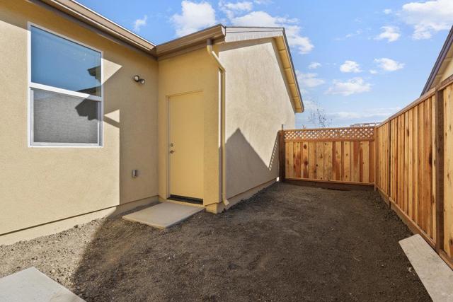 772 Livingston Avenue, King City CA: https://media.crmls.org/mediaz/c6c604a3-345a-4e50-991b-f1f70803a37a.jpg