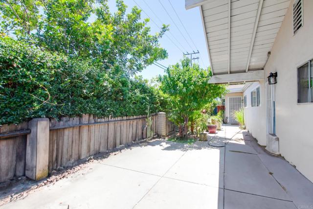 101 CHRISTEN Way, San Marcos CA: https://media.crmls.org/mediaz/c6c765f6-a609-4917-bb05-be61e9b1cb34.jpg