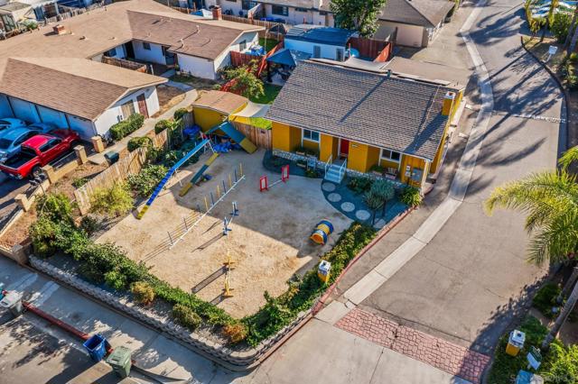 1215 N Broadway, Escondido CA: https://media.crmls.org/mediaz/c6c88cb4-ec25-4abc-9e0f-a5d034645f44.jpg